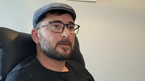 Snapshot of dariux_m chatting on July 20, 2026, 1:46 pm dariux_m online show from July 20, 2026, 1:46 pm