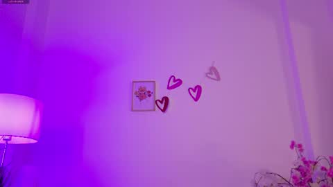 dark_angell77 online show from July 6, 2026, 11:18 am