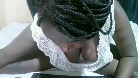 dark_anggel online show from September 29, 2025, 10:42 am