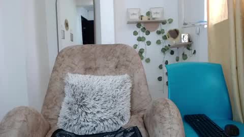 dark_dreams0 online show from May 27, 2026, 7:22 pm