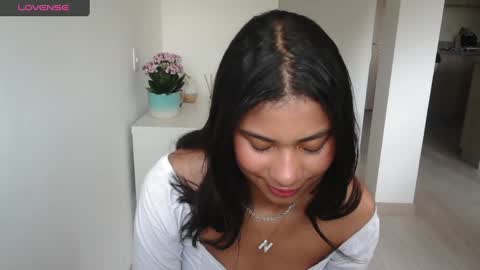 Snapshot of dark_enchantress_ chatting on December 14, 2024, 9:35 pm Sofia online show from December 14, 2024, 9:35 pm