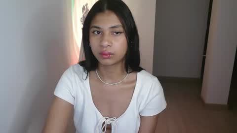 Snapshot of dark_enchantress_ chatting on December 29, 2024, 10:01 am Sofia online show from December 29, 2024, 10:01 am