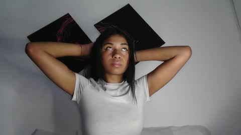 Sofia online show from November 16, 2025, 2:39 am