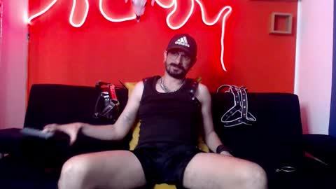 Snapshot of dark_harness chatting on October 7, 2025, 8:39 pm Potro online show from October 7, 2025, 8:39 pm