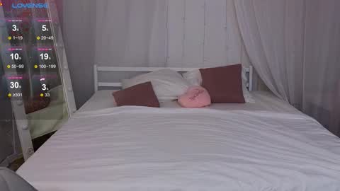 Snapshot of dark_lola_ chatting on September 24, 2025, 2:15 am Lola online show from September 24, 2025, 2:15 am