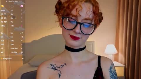Snapshot of dark_lola_ chatting on November 16, 2025, 2:17 am Lola online show from November 16, 2025, 2:17 am