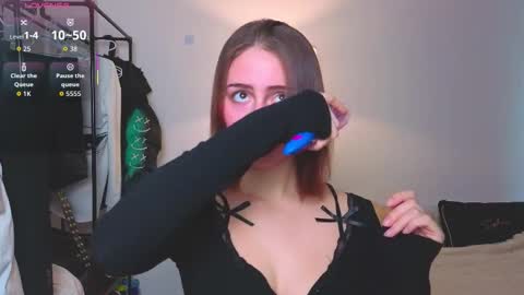 Snapshot of dark_project chatting on November 19, 2025, 7:08 am Emily online show from November 19, 2025, 7:08 am