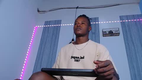 Snapshot of dark_stallionx chatting on November 17, 2025, 7:19 pm Chris online show from November 17, 2025, 7:19 pm