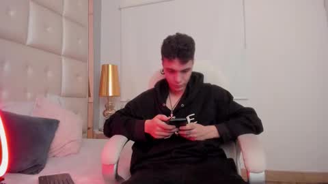 dark_sun333 online show from November 8, 2025, 12:00 am