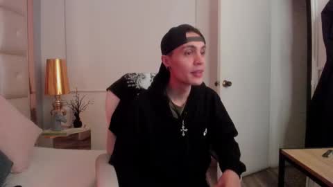 dark_sun333 online show from December 18, 2025, 3:45 am