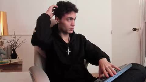 dark_sun333 online show from January 14, 2026, 2:28 am