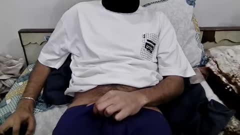 Snapshot of darkbud03 chatting on December 13, 2025, 9:09 pm just a guy online show from December 13, 2025, 9:09 pm