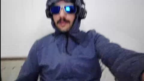 Snapshot of darkbud03 chatting on January 8, 2026, 4:09 pm just a guy online show from January 8, 2026, 4:09 pm