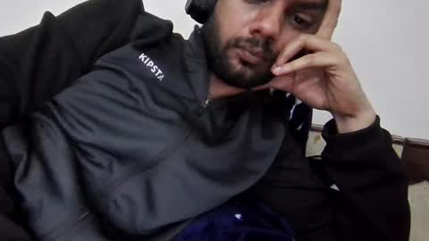 Snapshot of darkbud03 chatting on March 3, 2026, 5:52 pm just a guy online show from March 3, 2026, 5:52 pm