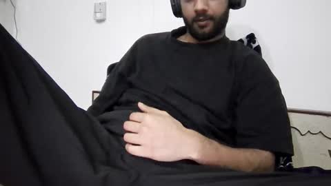 Snapshot of darkbud03 chatting on March 7, 2026, 6:05 pm just a guy online show from March 7, 2026, 6:05 pm