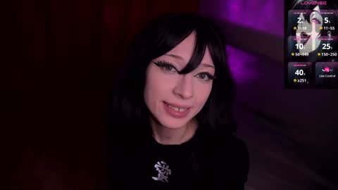 Yuu online show from December 8, 2024, 3:24 pm