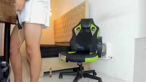 darkknightx01 online show from October 5, 2025, 5:44 pm