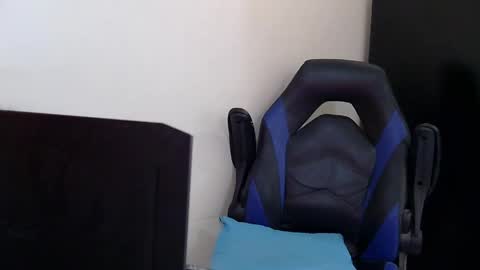 Darkkras online show from May 19, 2026, 2:01 pm