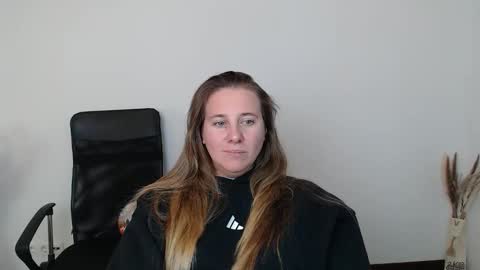 Anna online show from October 31, 2025, 3:02 pm