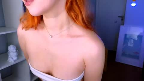 Snapshot of darkmoon____ chatting on December 2, 2025, 10:42 am darkmoon____ online show from December 2, 2025, 10:42 am