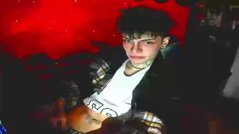 Snapshot of darkness_prince_x chatting on September 24, 2025, 4:05 am online show from September 24, 2025, 4:05 am