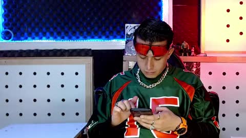 DARKO0717 online show from December 14, 2024, 4:42 pm