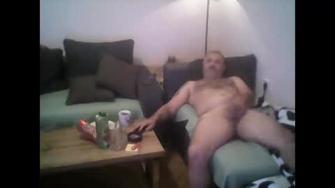 darko9504265 online show from September 30, 2025, 4:28 am