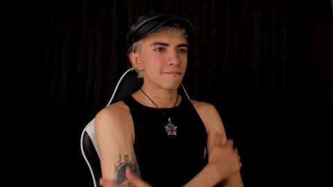 Snapshot of darkodark0 chatting on November 3, 2025, 10:32 pm Darko online show from November 3, 2025, 10:32 pm