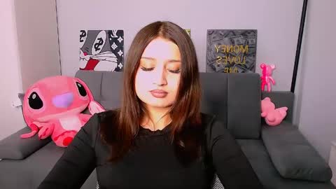 Amelie online show from April 19, 2026, 4:28 pm