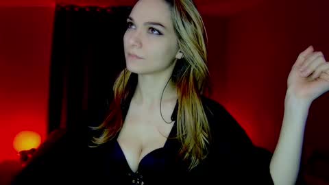 Snapshot of darkskullmistress chatting on January 5, 2025, 3:11 am roseredgoddess online show from January 5, 2025, 3:11 am