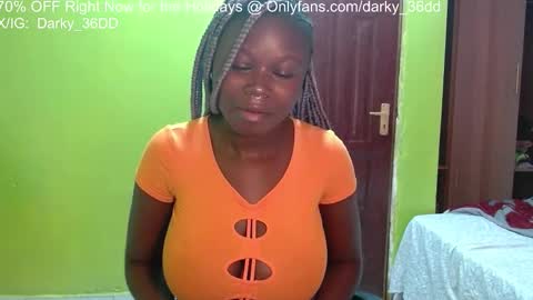 Snapshot of darky_36dd chatting on February 19, 2026, 10:33 am exclusive sexual content -- IGTwitterX darky 32dd online show from February 19, 2026, 10:33 am