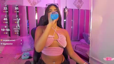 Snapshot of darla_santos_ chatting on October 20, 2025, 7:47 pm Darla santos online show from October 20, 2025, 7:47 pm