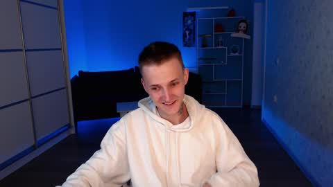 Snapshot of darling__oliver chatting on January 10, 2025, 8:04 pm your lovely Oli online show from January 10, 2025, 8:04 pm