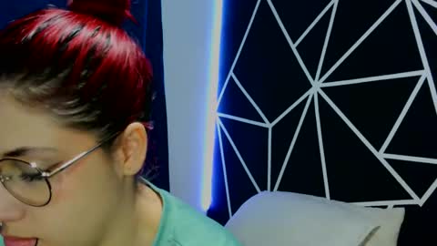 Darlyhooper online show from September 20, 2025, 2:45 am