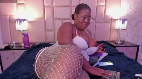 Snapshot of darnellqueen chatting on December 7, 2024, 9:39 am Darnell Queen online show from December 7, 2024, 9:39 am