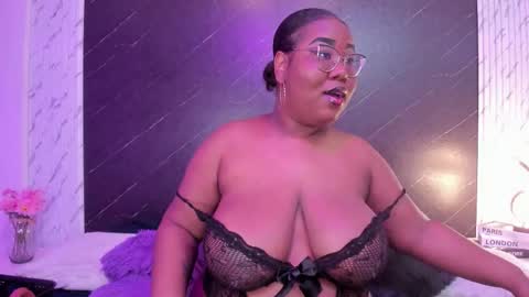 Snapshot of darnellqueen chatting on September 16, 2025, 4:02 am Darnell Queen online show from September 16, 2025, 4:02 am