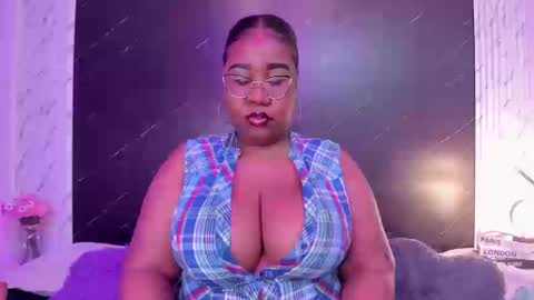 Snapshot of darnellqueen chatting on September 17, 2025, 4:03 am Darnell Queen online show from September 17, 2025, 4:03 am