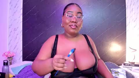 Snapshot of darnellqueen chatting on October 6, 2025, 3:59 am Darnell Queen online show from October 6, 2025, 3:59 am