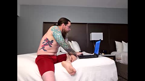 Snapshot of darthraider76 chatting on April 15, 2026, 2:07 am DarthRaider online show from April 15, 2026, 2:07 am