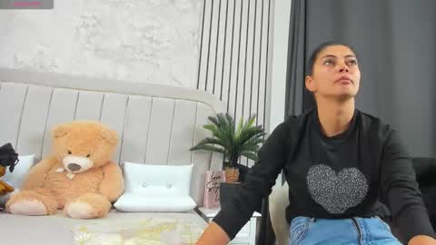 Snapshot of daryareed chatting on November 17, 2025, 4:18 am Darya online show from November 17, 2025, 4:18 am