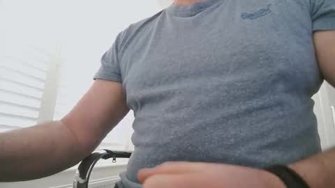 davesu12345 online show from March 16, 2026, 9:35 am