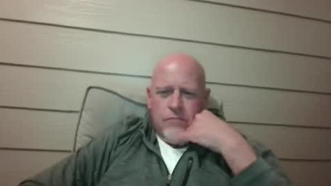 davetbennett7171 online show from November 7, 2025, 4:23 am