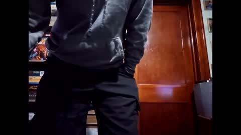 davey33_ online show from April 18, 2026, 6:45 pm