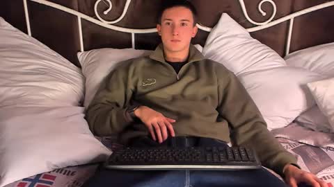 Snapshot of david__diamond chatting on October 24, 2025, 4:03 pm David online show from October 24, 2025, 4:03 pm