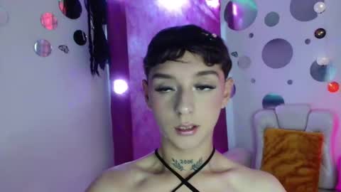 Snapshot of david_fox01 chatting on November 4, 2025, 7:35 pm David Fox online show from November 4, 2025, 7:35 pm