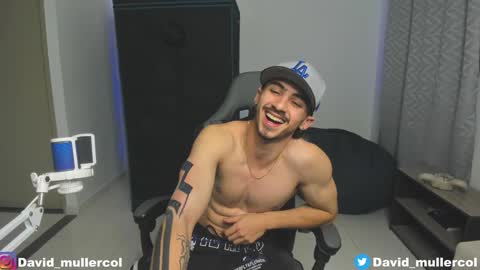 Snapshot of david_muller_ chatting on December 11, 2024, 3:02 am David online show from December 11, 2024, 3:02 am