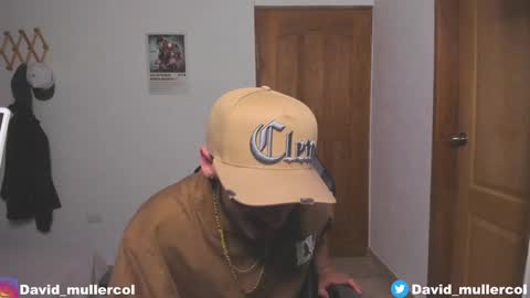 Snapshot of david_muller_ chatting on December 27, 2024, 9:11 pm David online show from December 27, 2024, 9:11 pm