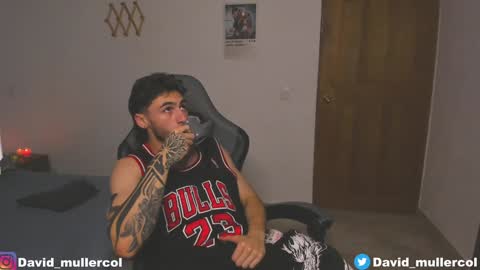 Snapshot of david_muller_ chatting on January 13, 2025, 9:52 pm David online show from January 13, 2025, 9:52 pm