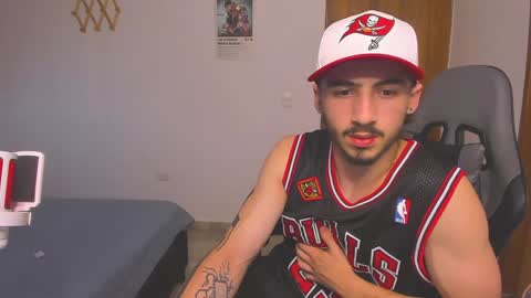 Snapshot of david_muller_ chatting on January 17, 2025, 9:50 pm David online show from January 17, 2025, 9:50 pm