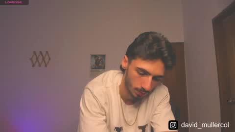 Snapshot of david_muller_ chatting on January 26, 2025, 5:13 pm David online show from January 26, 2025, 5:13 pm